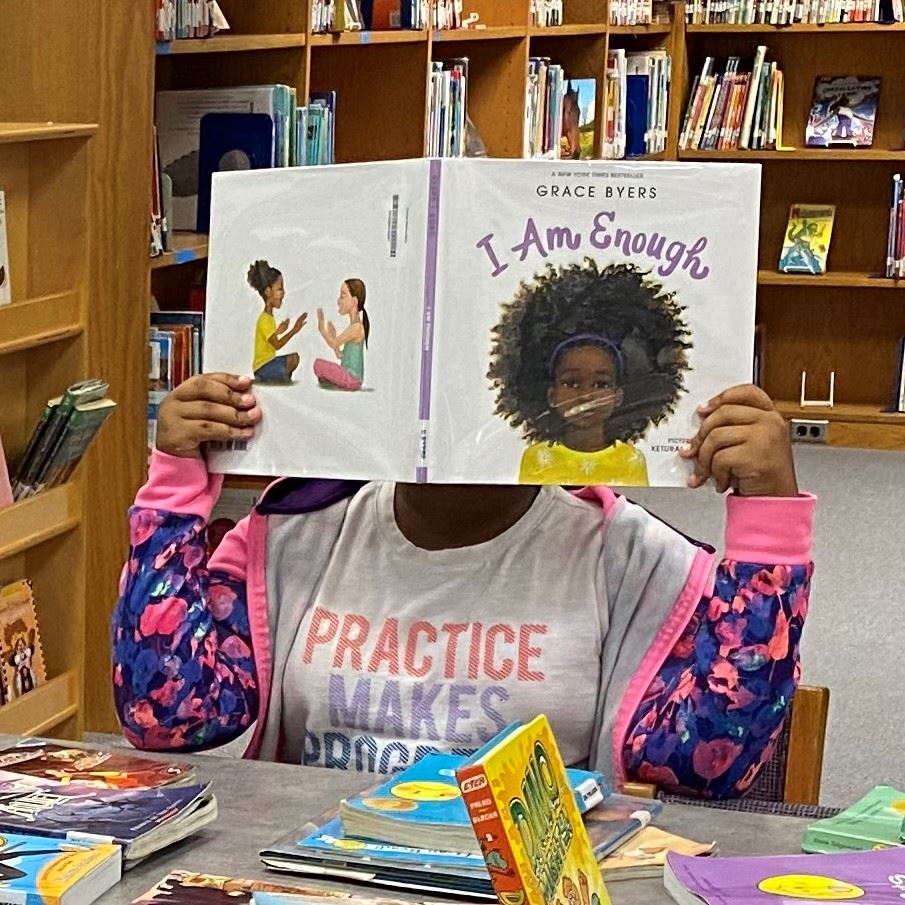  picture of a student reading