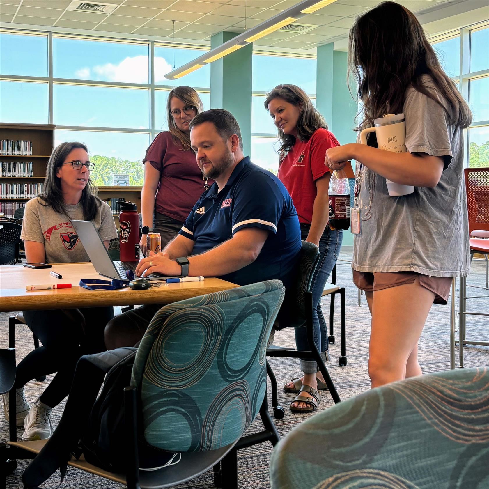  Teachers in the media center